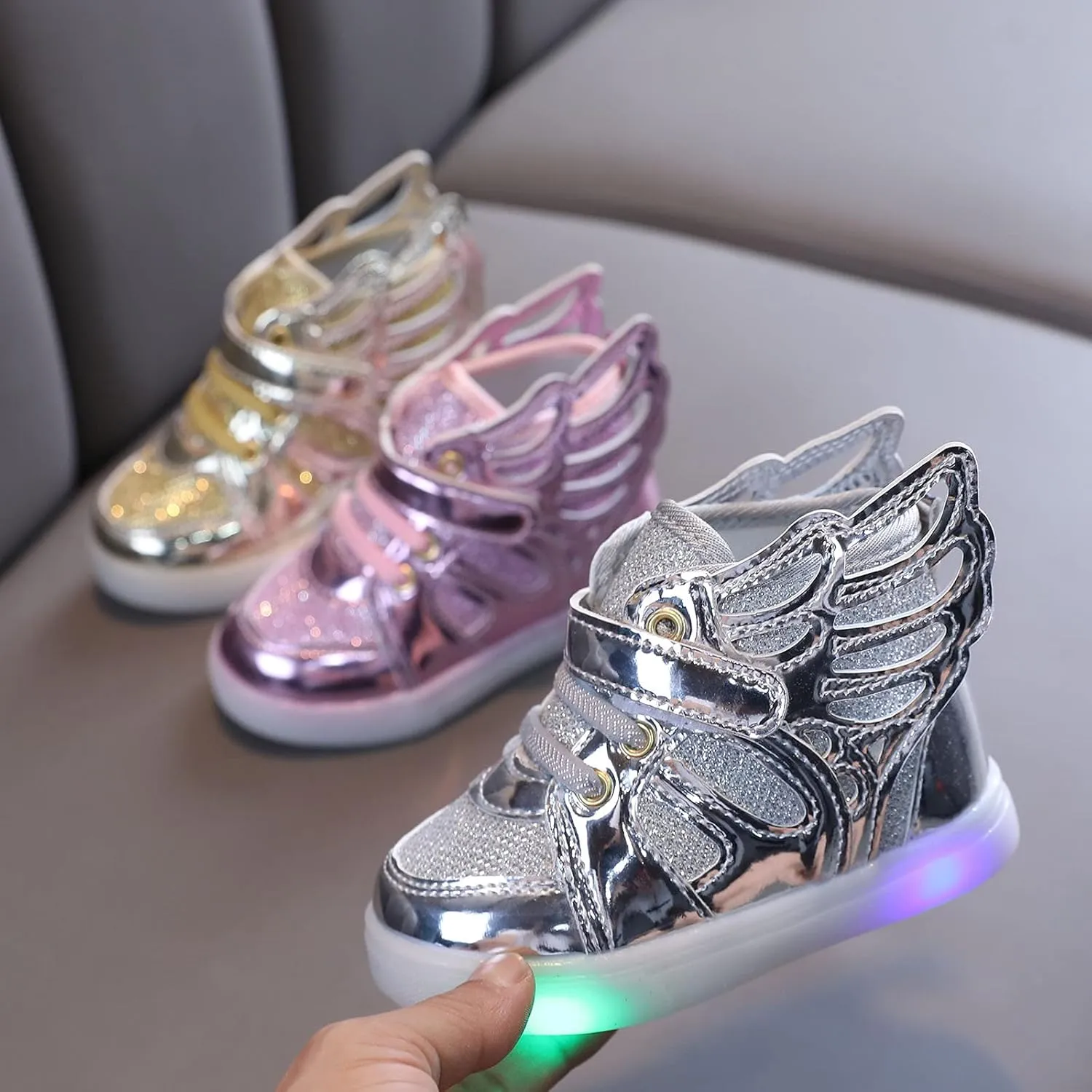 Children Bling Luminous Light Led Sneaker Kids Mesh High Tops Sport Party Shoes with Wing Style