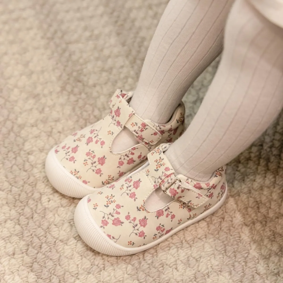 Meckior Baby Toddler Girls Walking Shoes T-Strap Dress Summer Shoes for Girls Mary Jane Non-Slip Anti-Collision Toe Lightweight First Walker Shoes Wedding Dress Shoes