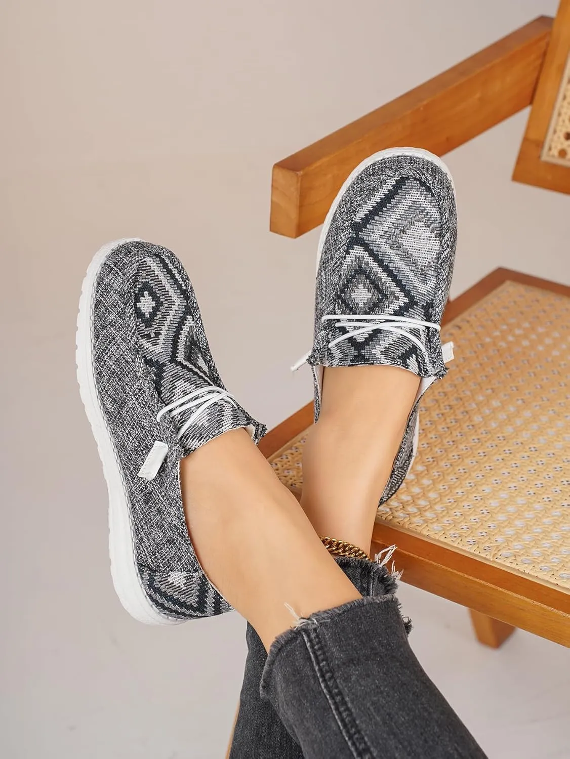 Unisex Ethnic Geometric Print Slip-On Loafers – Breathable Fabric Casual Shoes with Non-Slip Rubber Sole for Men & Women